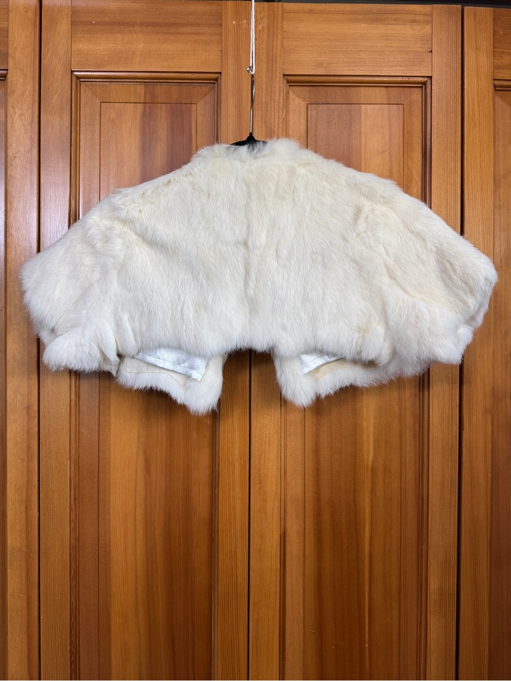 Y2K bebe Genuine Rabbit Fur Capelet Shrug with Rhinestone Clasp Sz S - Picture 2 of 10